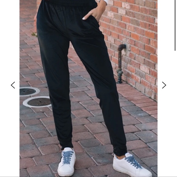 Just Chillin’ Black Velvet Joggers NWT - Picture 2 of 9